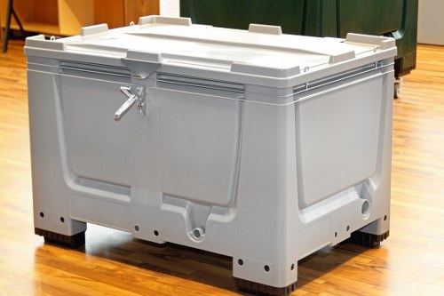 Construction site using a lockable enclosed skip